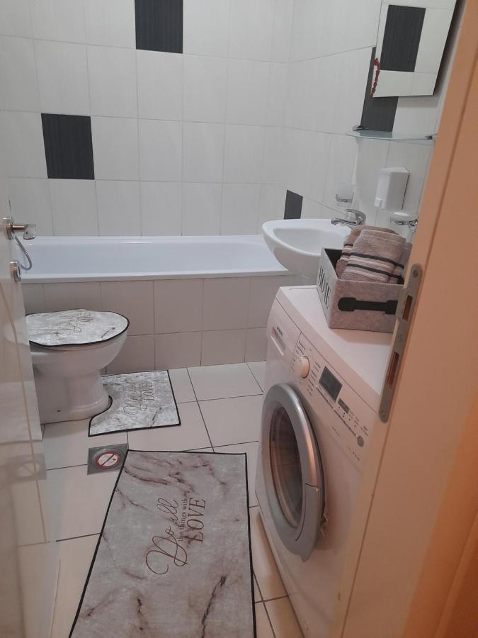נובי סאד Apartman Aurora מראה חיצוני תמונה